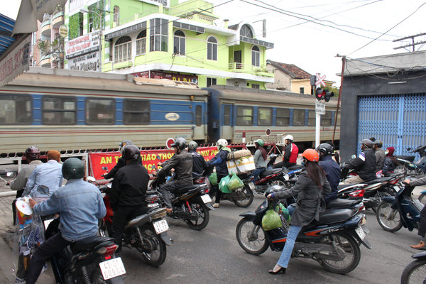 Train in Đà Nẵng city - Tết 2010