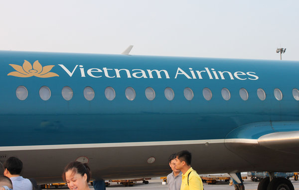 Vietnam Airlines logo on the plane