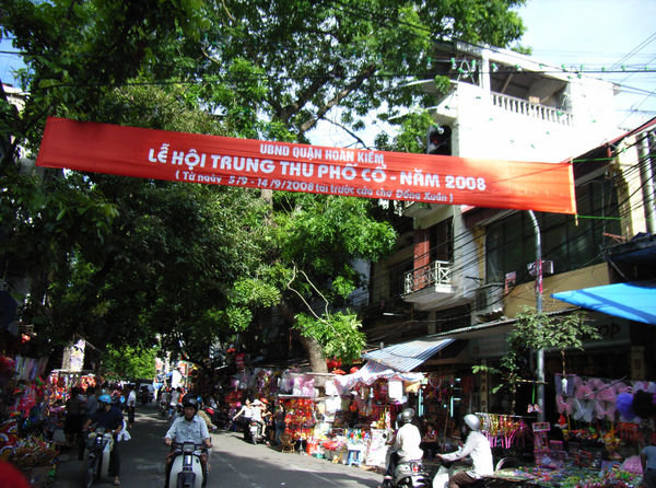Hàng Mã street in the Old Quarter