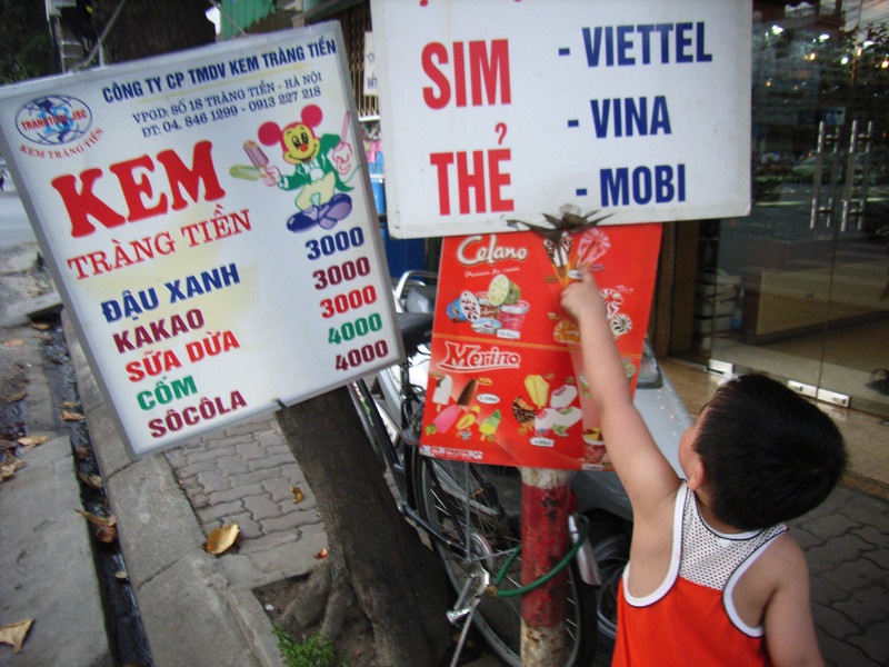Ice cream and sim card shop in Hanoi