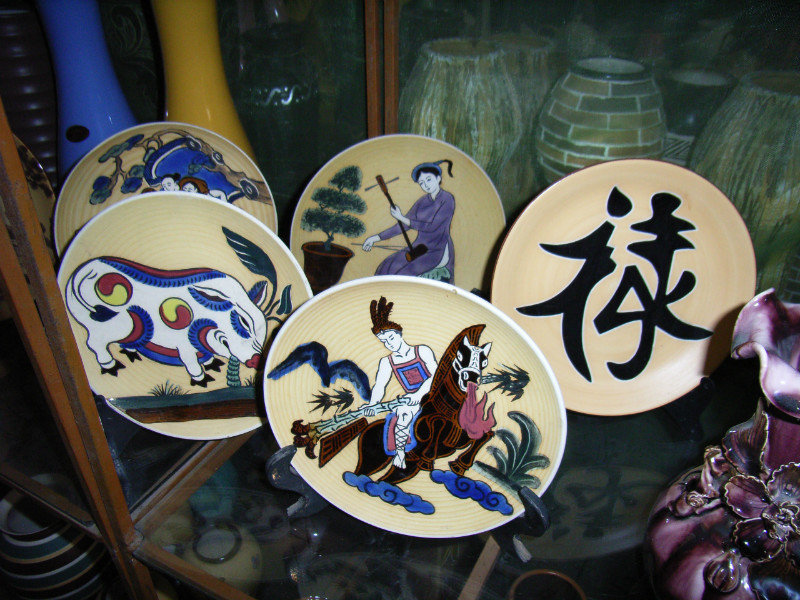 Ceramic plates in Bát Tràng village, Hanoi