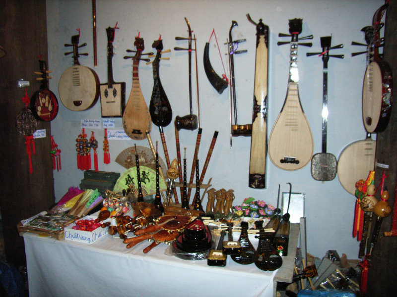 Musical instruments in Hanoi
