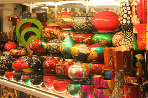 Souvenirs at Bến Thành market in Sài Gòn
