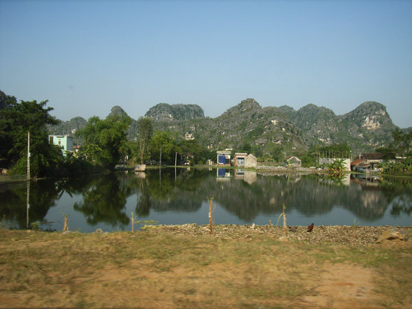 On the way to Bái Đính pagoda (Nov 2008)