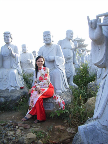 Me and the Buddha statues (Nov 2008)