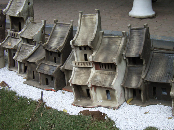 Miniature ceramic houses 