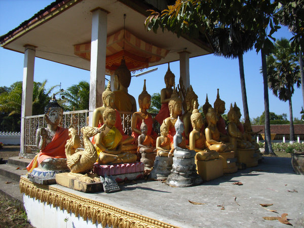 Buddha statues at That Ing Hang stupa