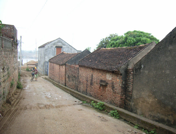 Phù Lãng ceramic village