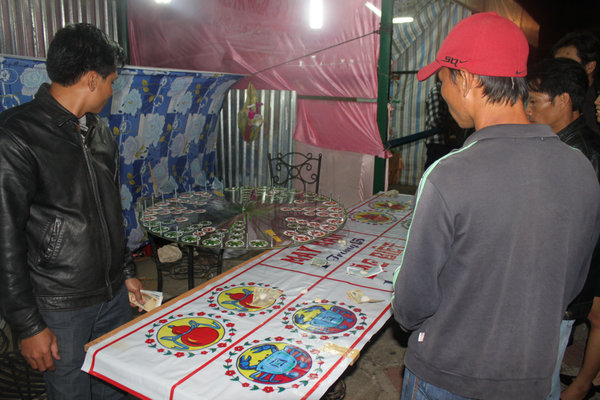 Games at an entertainment site in Tuy Hoà