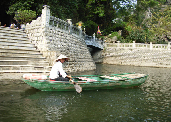 A boat at Phủ Khống
