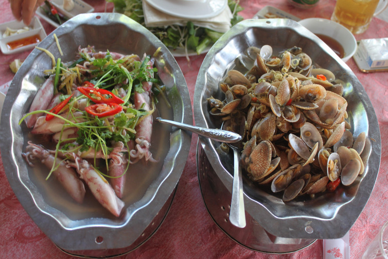 Squid and clams (Mực & Ngao) in Quảng Ngãi province