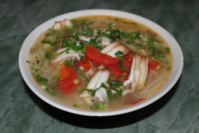 Oyster noodle soup (Bún tu hài), Vân Đồn town