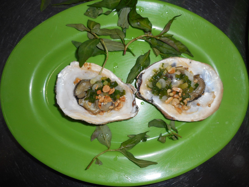 Grilled oysters (Hàu nướng) - Nha Trang city