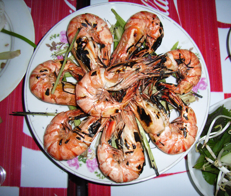 Grilled prawns (Tôm nướng) - Sầm Sơn beach, northern Vietnam