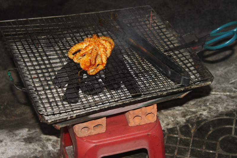 Grilled octopus (Bạch tuộc nướng) - Vũng Tàu city