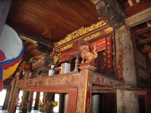 Altar at Mông Phụ village temple