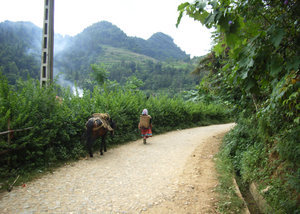 On the way to Bản Phố village