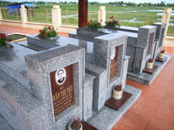 Grave of musician Cao Văn Lầu