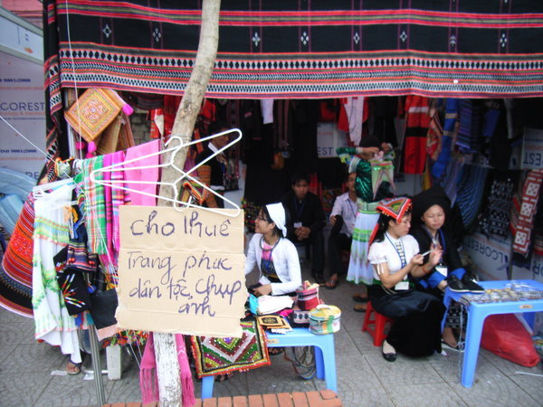 A shop near Long Biên bridge