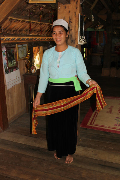 A Mường ethnic minority girl in Bản Mỗ village