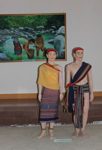 Traditional clothes of the Cadong people