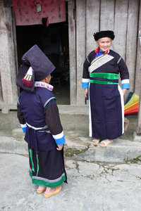 Two Pa Dí ethnic minority women in Mường Khương