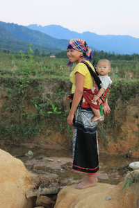 A Lừ ethnic minority girl in Pa Há