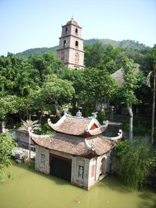 Sơn Tĩnh tower & water puppet theater