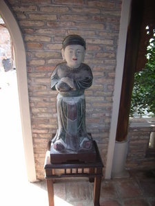 A statue at the palace