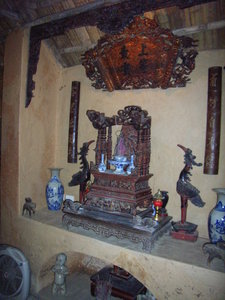 Small statues on the altar