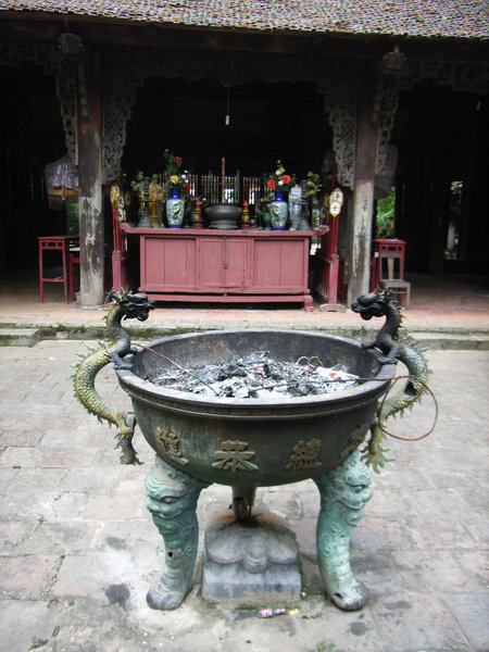 Chử Đồng Tử temple 