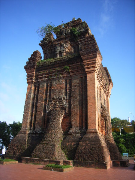 Tháp Nhạn tower in Tuy Hoà city