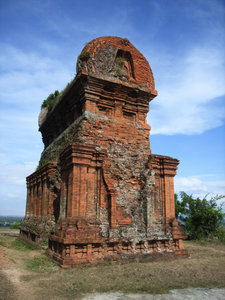 Bánh Ít brick tower in Quy Nhơn