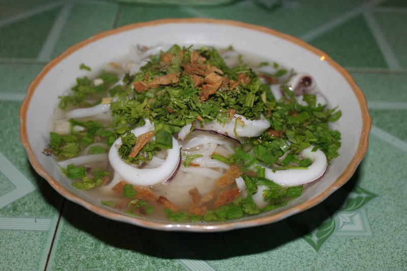 Phở mực (noodle soup with squid)