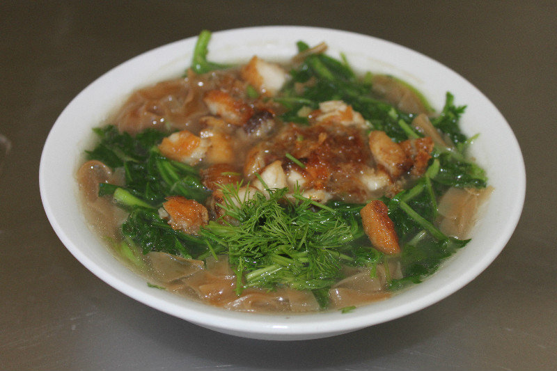 Bánh canh cá rô (Fish noodle soup)