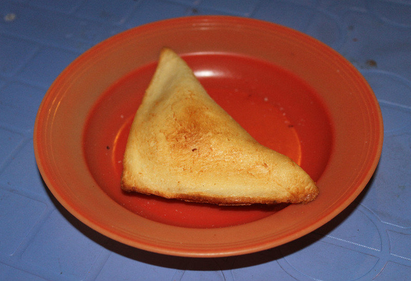Kem chiên (Ice cream inside the pancake)