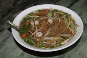 Bánh canh chả cá (noodle soup with grilled fish)