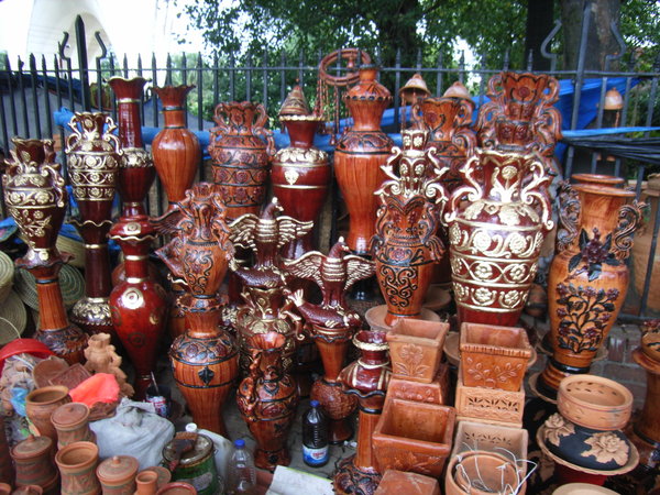 Wooden vases on sale by Dhaka street 