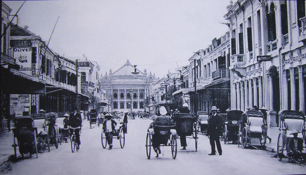 Tràng Tiền street (French architecture)