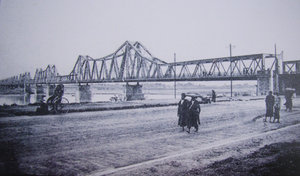 Long Biên bridge in Hanoi