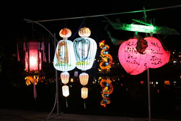 Lanterns by Thu Bồn river in Hội An