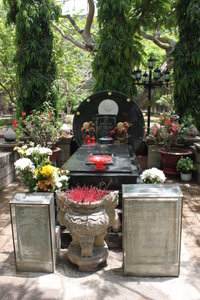 Tomb of heroine Võ Thi Sáu at Hàng Dương cemetery