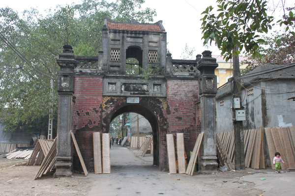 Gate of the Thổ Hà village