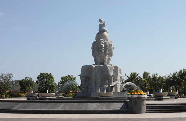 Vinpearl Statue 