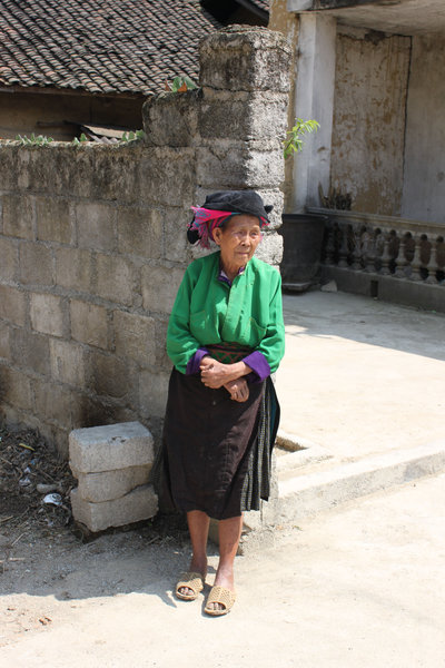An old H'mong woman in Phố Cáo