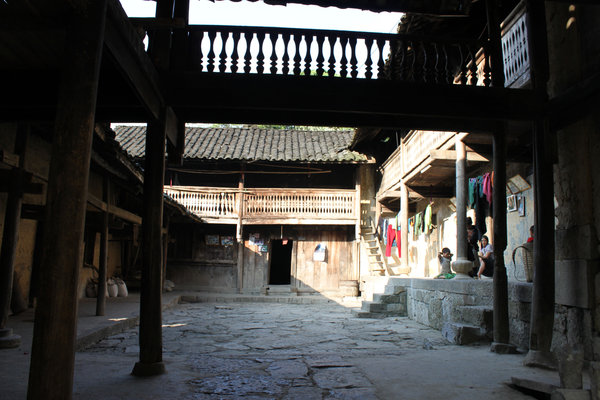 Old H'mong house in Sủng Là