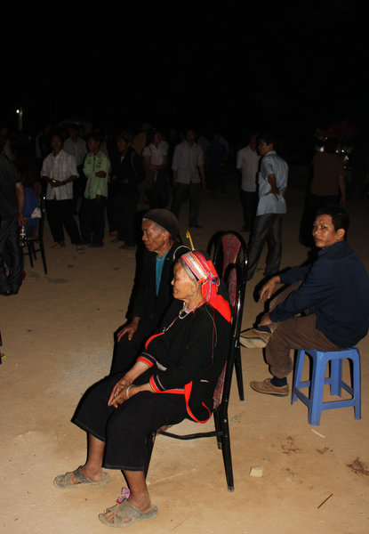 An old couple at the Khâu Vai Love Fair