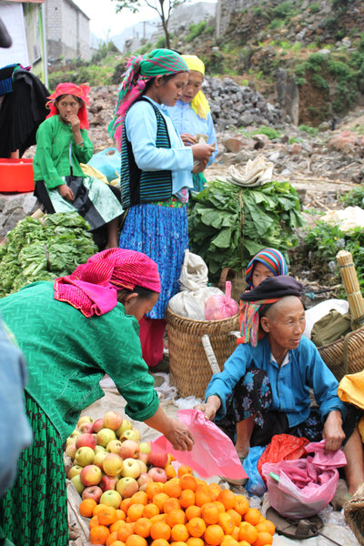Lũng Phìn market