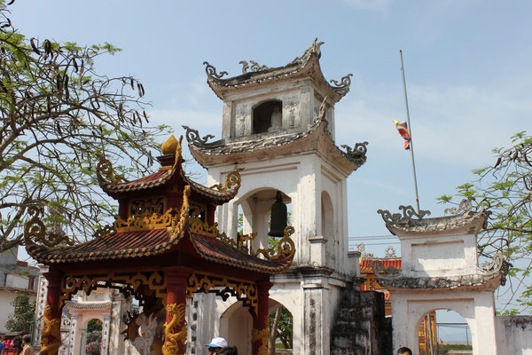 Pagoda in Quan Lạn commune