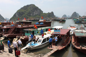 Speed boat to Quan Lạn island